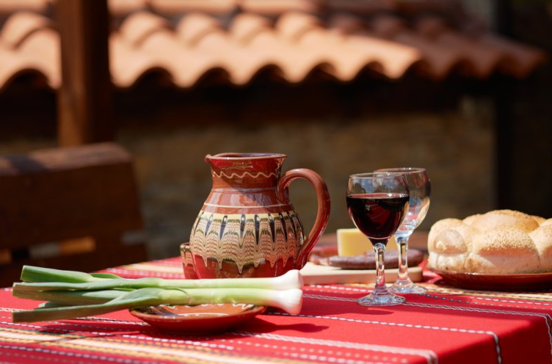 Bulgarische Lebensmittel-Lutenitsa, Lokum, Konfitüre, Honig, Ajvar, Käse, Kashkawal, Kashkaval | Bulgarian Treasures